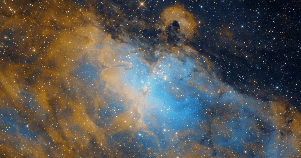 M16 The Eagle Nebula in Hubble Palette Telescope Live