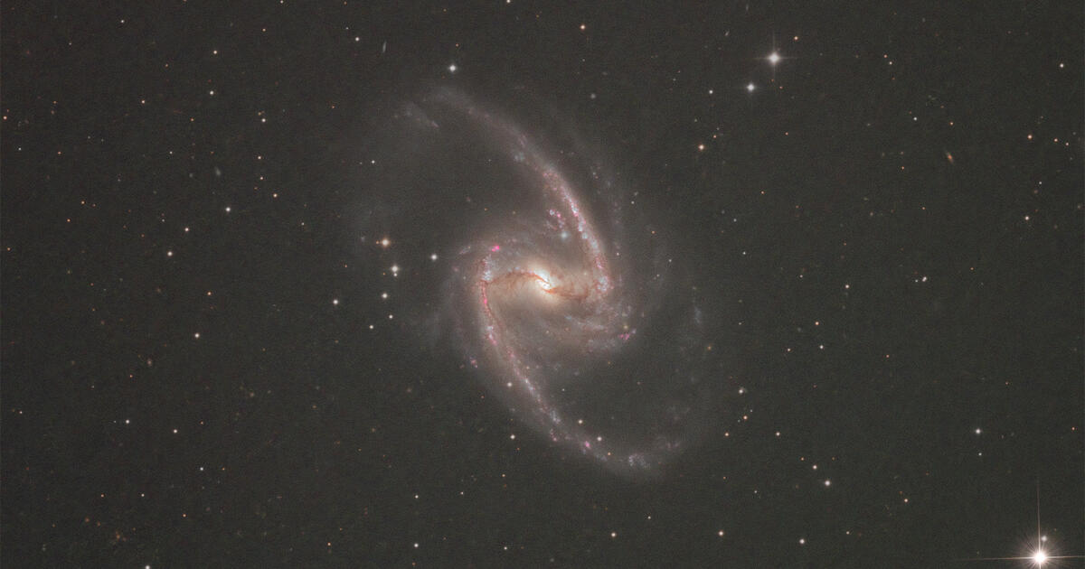 NGC 1365 - Great Barred Spiral Galaxy | Telescope Live