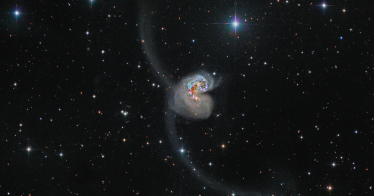 NGC 4038 AND NGC 4039 - THE ANTENNAE GALAXIES | Telescope Live