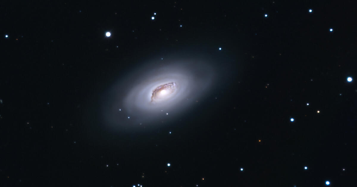 The Black eye galaxy. | Telescope Live