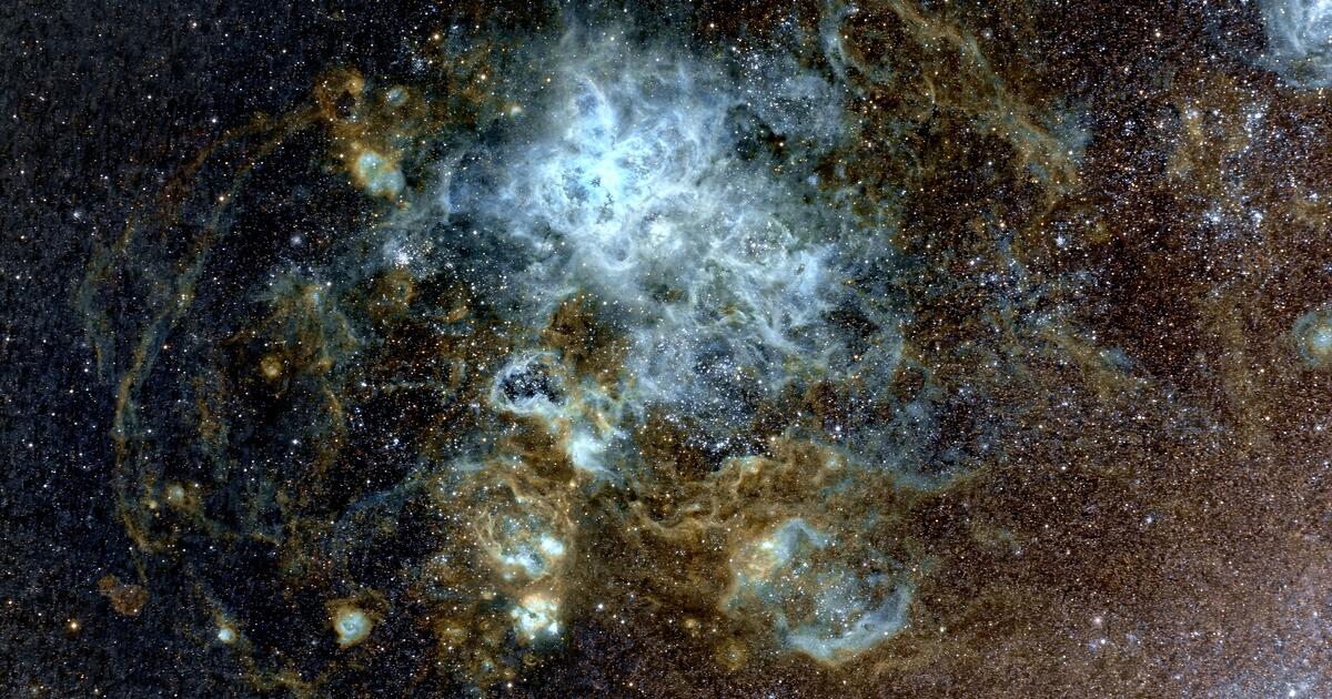 Tarantula Nebula NGC2070 | Telescope Live