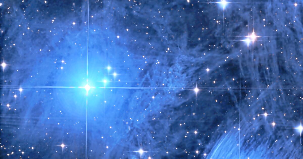 ZOOM INTO THE PLEIADES | Telescope Live