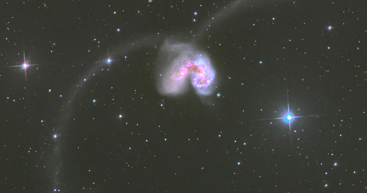 NGC4039.jpg?itok=i7iaPO-M