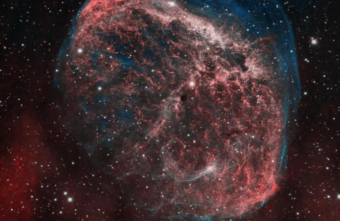 Crescent Nebula in HOO