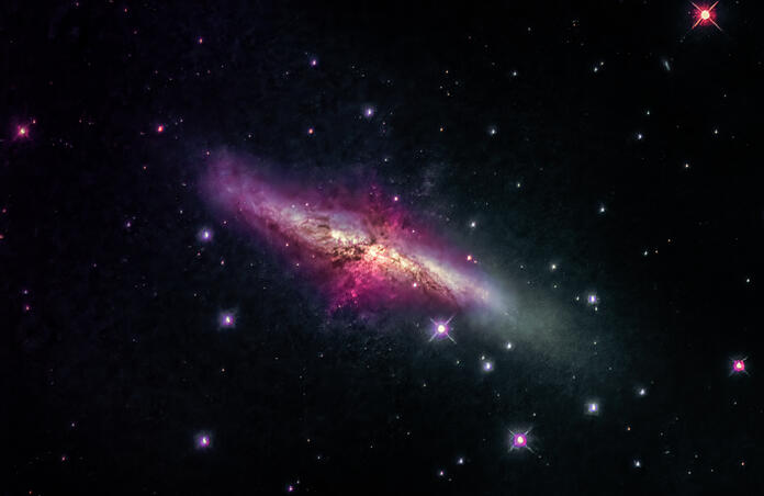 CIGAR GALAXY  / M82
