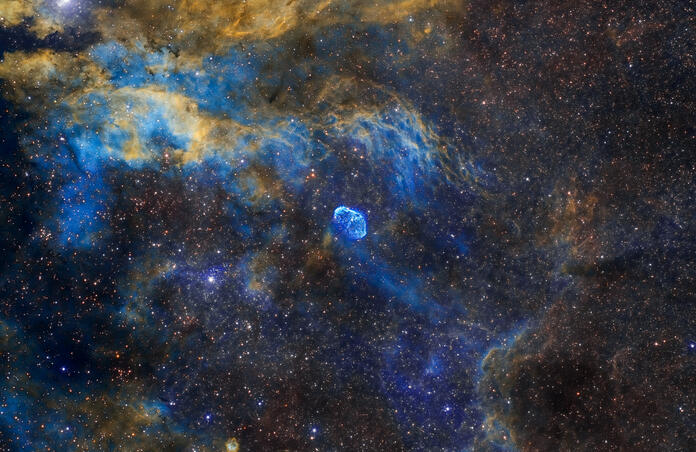 The Crescent Nebula (NGC 6888) - Wide View