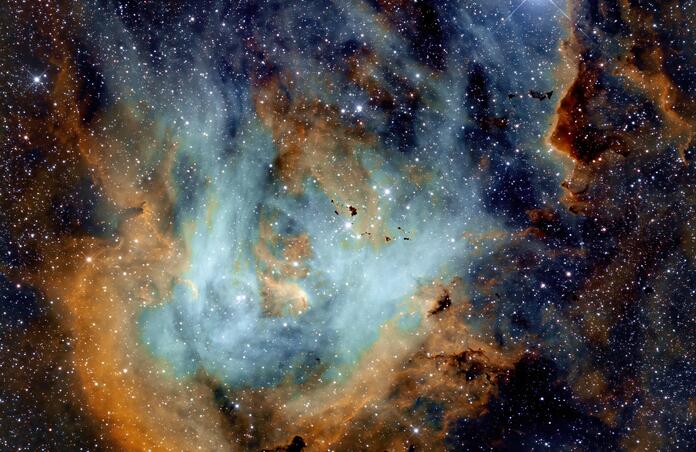 IC2944 lamda Centauri Cluster and Running Chicken Nebula