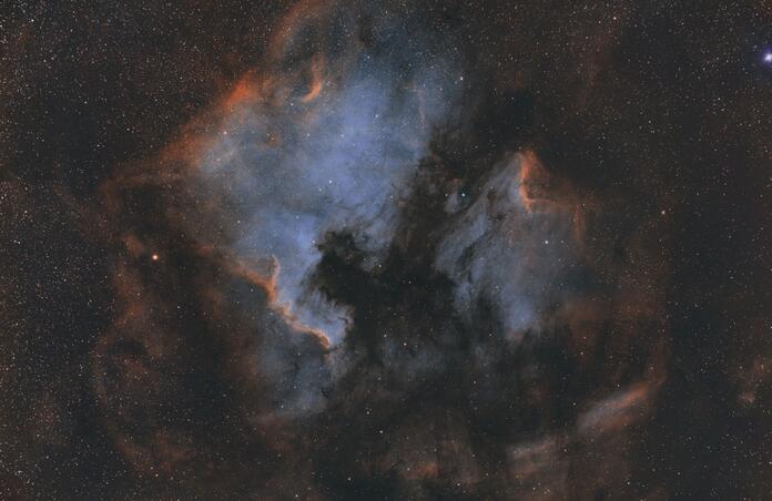 NGC7  7000