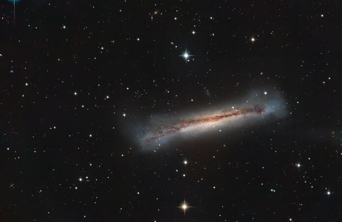NGC 3628, Hamburger Galaxy