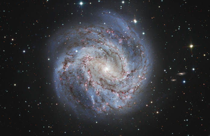 M83 - The Southern PinWheel Galaxy in LRGB