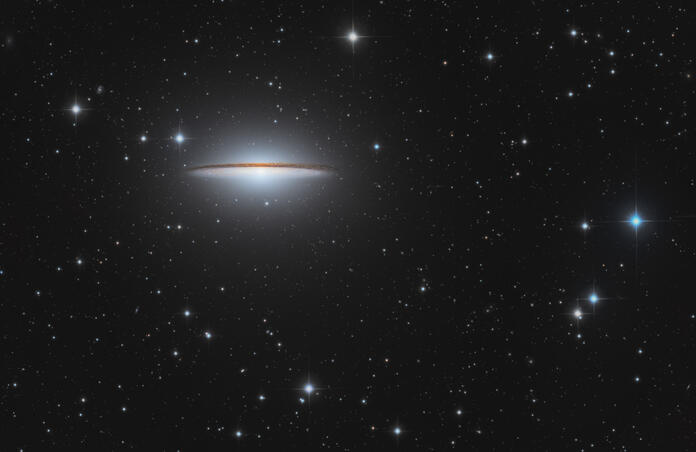🌌 The Sombrero Galaxy - M104 🎩✨