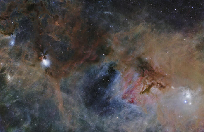 Nebulae and dust in Perseus