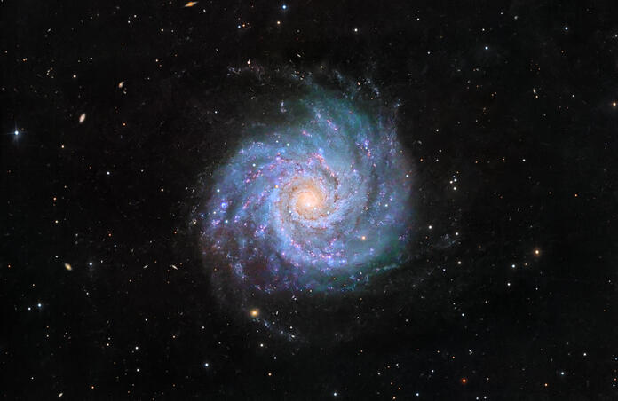 NGC628 - M74