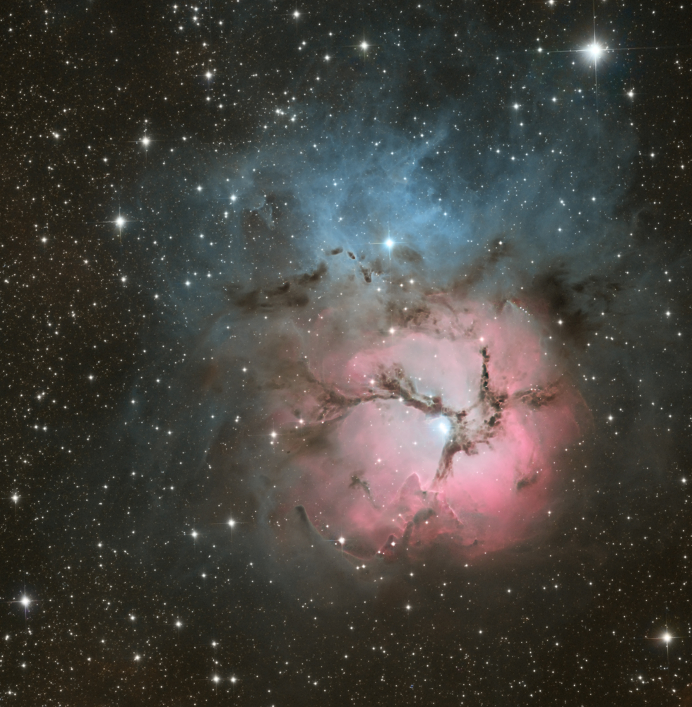 The Trifid Nebula (M20) - Astronomy Magazine - Interactive 