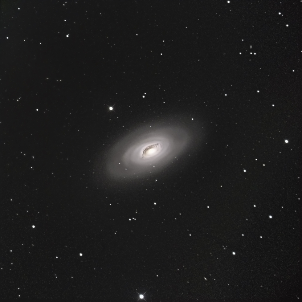 M64(BLACK EYE GALAXY)