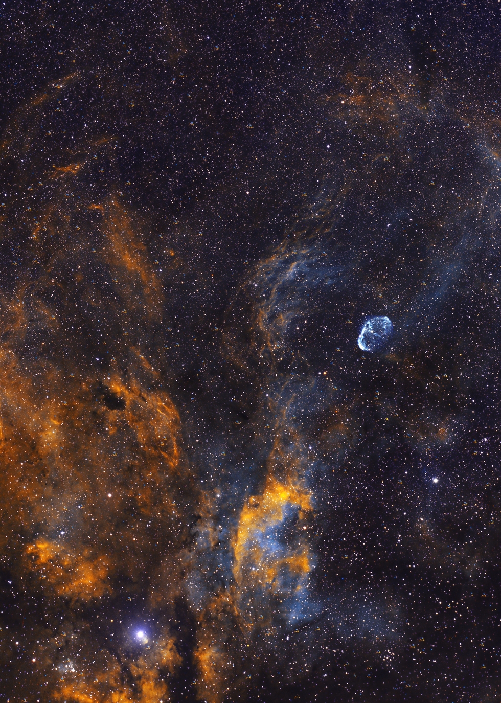 CRESCENT NEBULA
