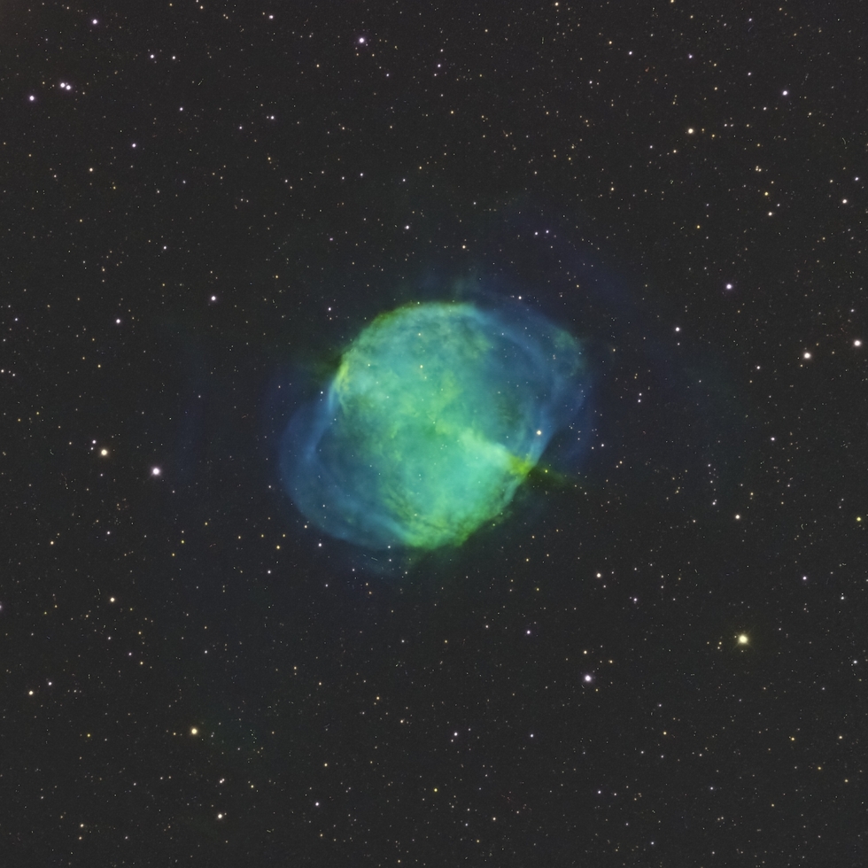 Messier 27 [Hour Glass Nebula / Dumbbell Nebula]