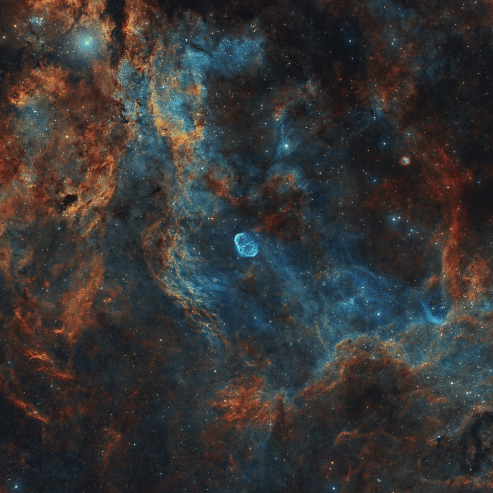 Crescent Nebula NGC 6888 SHO | Telescope Live