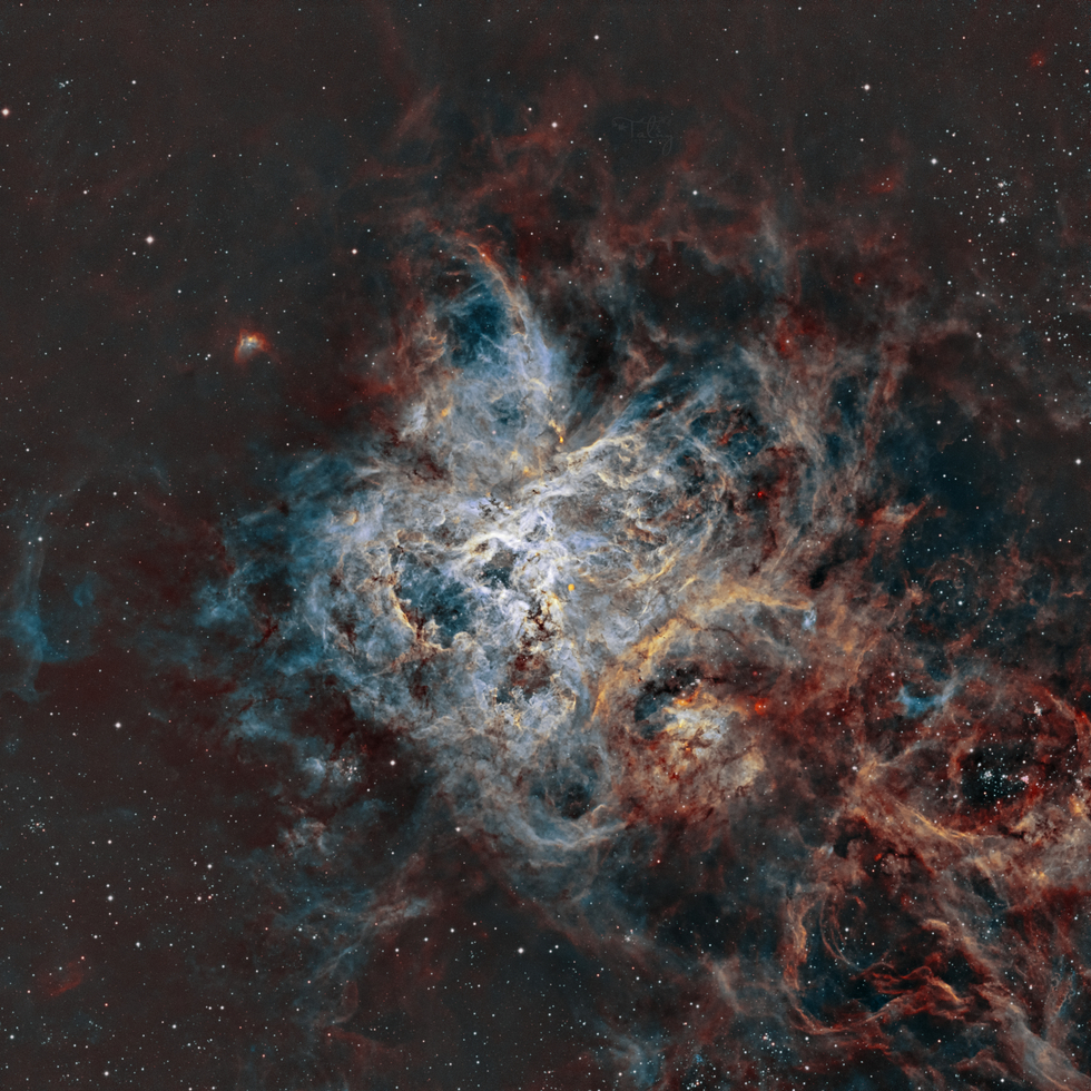 NGC 2070 - Tarantula Nebula | Telescope Live