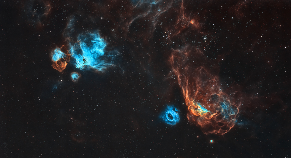 NGC 2014 & 2032 - Nebulae in Dorado