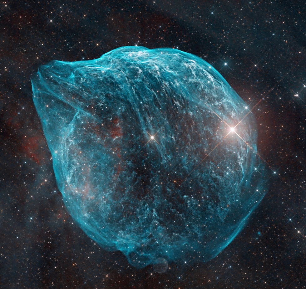 The Dolphin Nebula HOO with RGB stars CHI-4