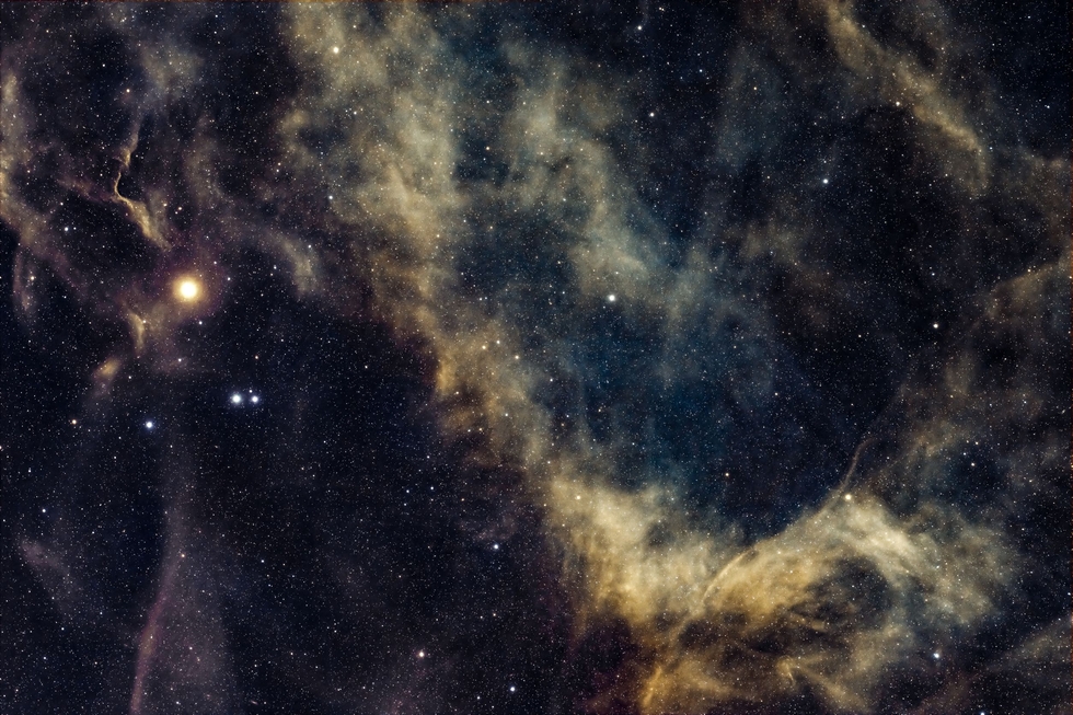 HALPHA FILAMENT AND PI PUPPIS