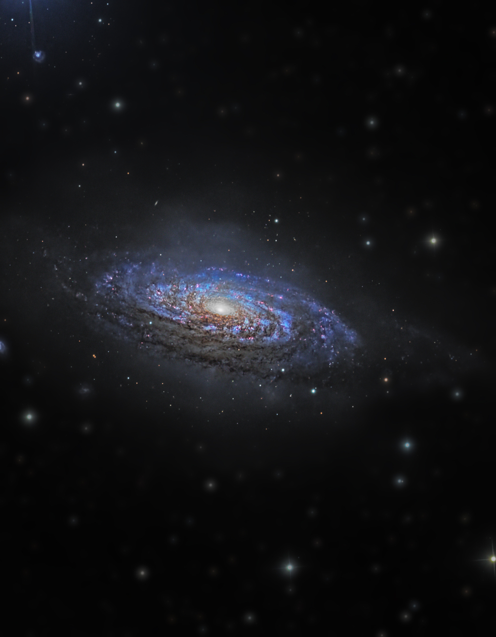 NGC 3521 crop with dust